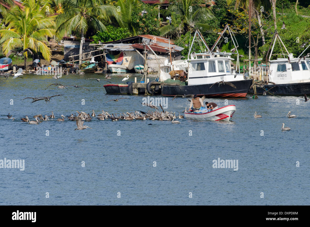 Guatemala, Dipartimento di Izabal, Livingston. Città portuale situata alla foce del Rio Dulce al Golfo di Honduras. Foto Stock