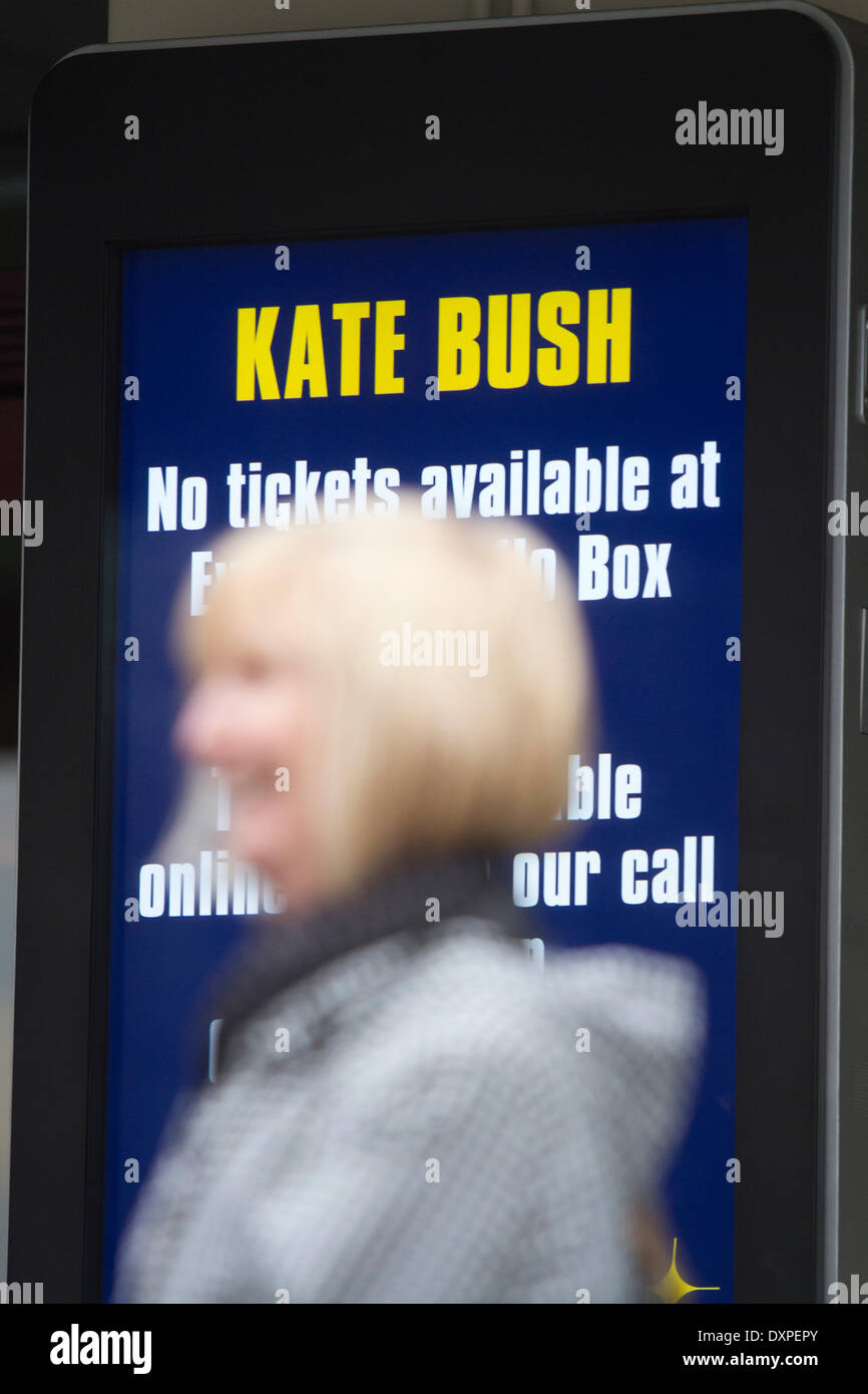 Londra REGNO UNITO. Il 28 marzo 2014. I biglietti per il Kate Bush concerti hanno venduto in quindici minuti dopo il cantautore ha annunciato una serie di date dei concerti. Kate Bush farà un ritorno live stage aspetto dopo 35 anni inizio all'Apollo Hammersmith più tardi nell'anno Credito: amer ghazzal/Alamy Live News Foto Stock