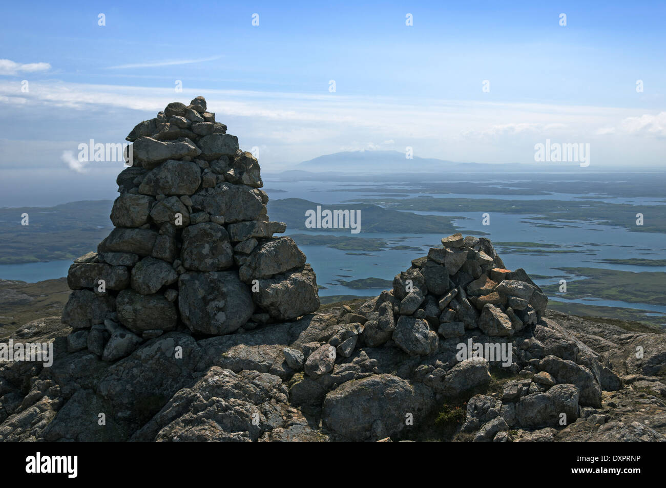 Le colline del sud Uist dal vertice di Eaval (Eabhal) 347m, North Uist, Western Isles, Scotland, Regno Unito Foto Stock