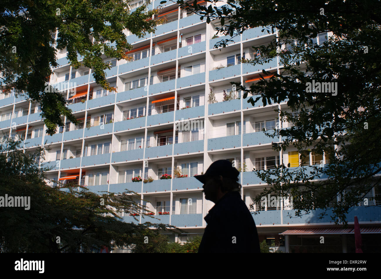 Edificio di appartamenti Hansaviertel Berlino Germania. Edificio di appartamenti a Altonaer Strasse 3-9 in Hansaviertel alloggiamento modernista est Foto Stock