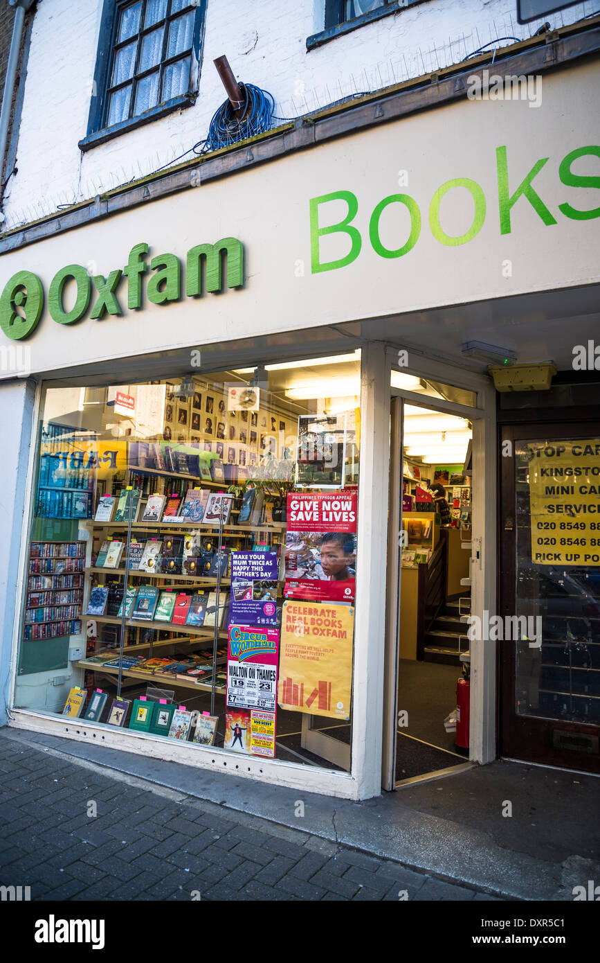 Oxfam libri carità bookshop, Old London Road, Kingston, London, Regno Unito Foto Stock