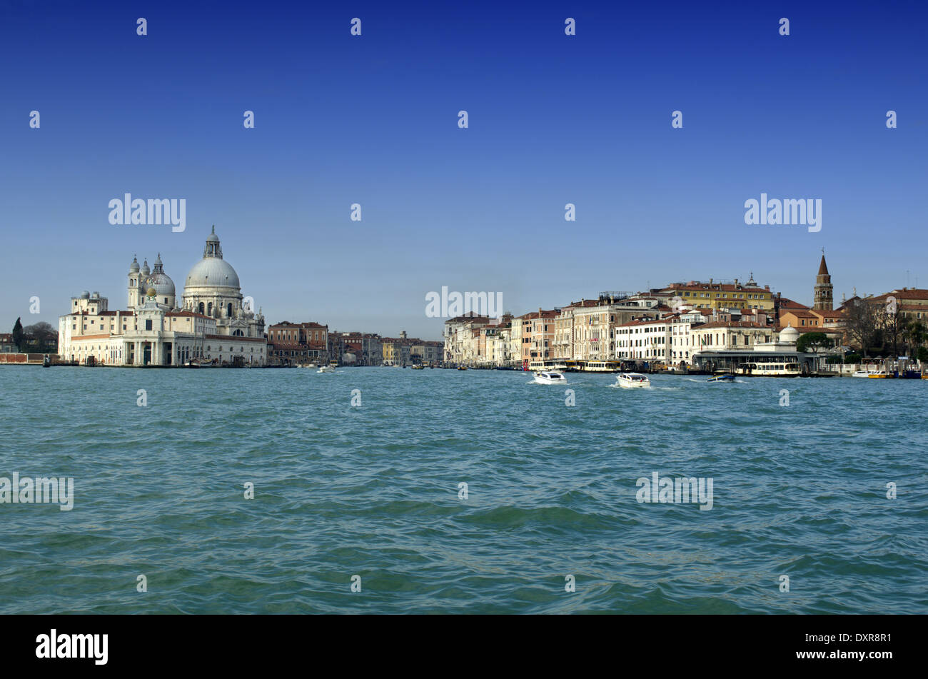 Edifici veneziani e architettura in acqua Foto Stock