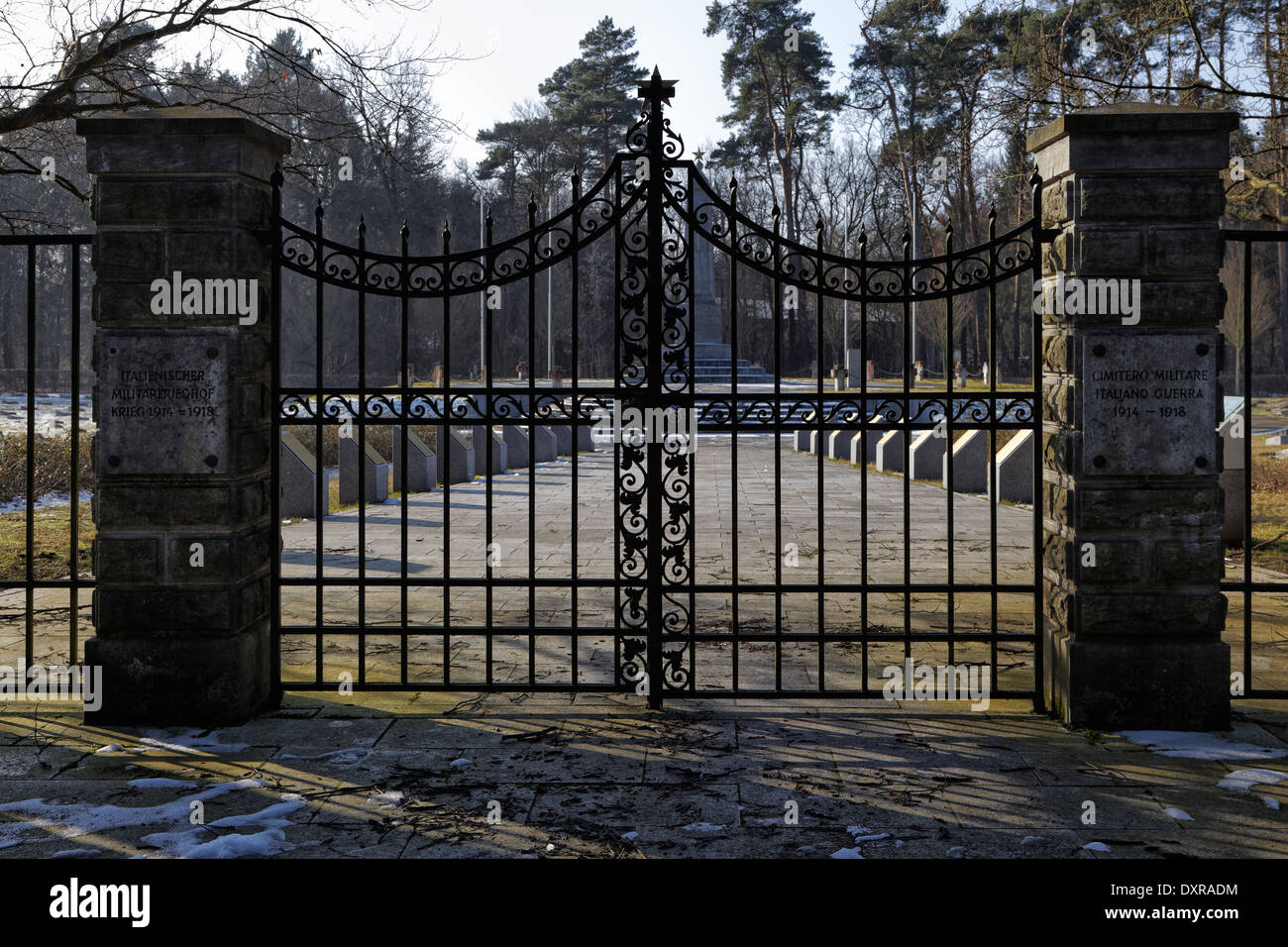 Stahnsdorf, Germania, cimitero militare italiano per i caduti della prima guerra mondiale Foto Stock