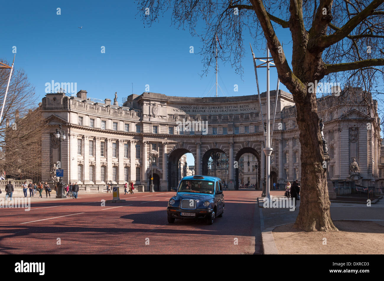 Admiralty Arch e taxi a Londra Foto Stock