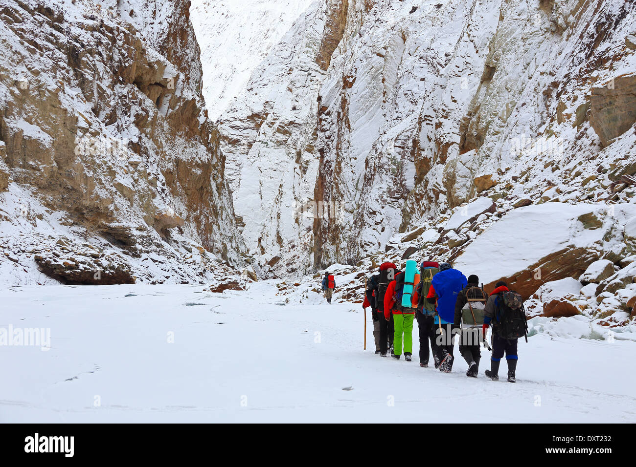 Inverno Trekking in Ladakh sulla congelati Zanskar river Foto Stock