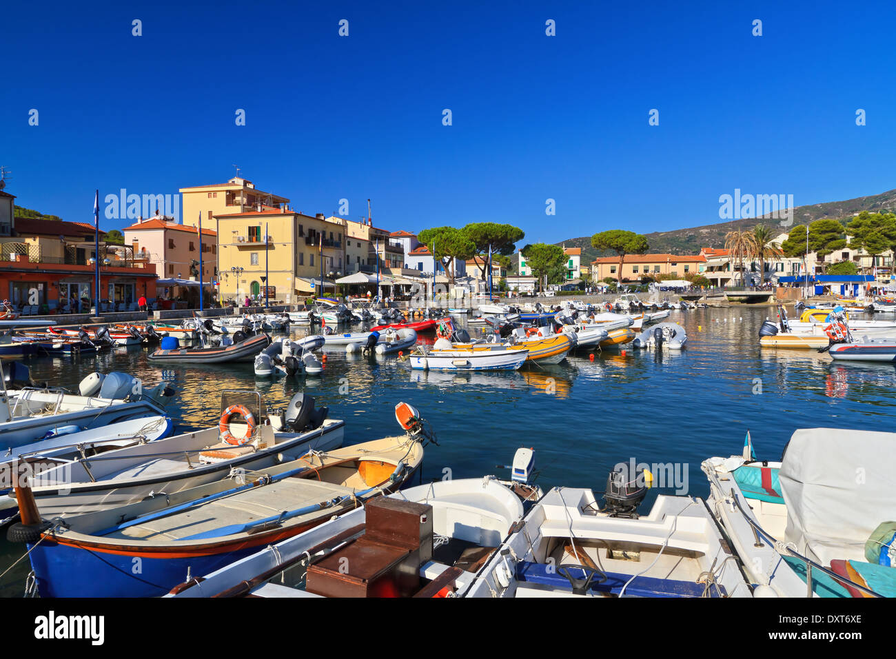 Il porto ed il lungomare di Marina di Campo a Isola d'Elba, Toscana, Italia Foto Stock