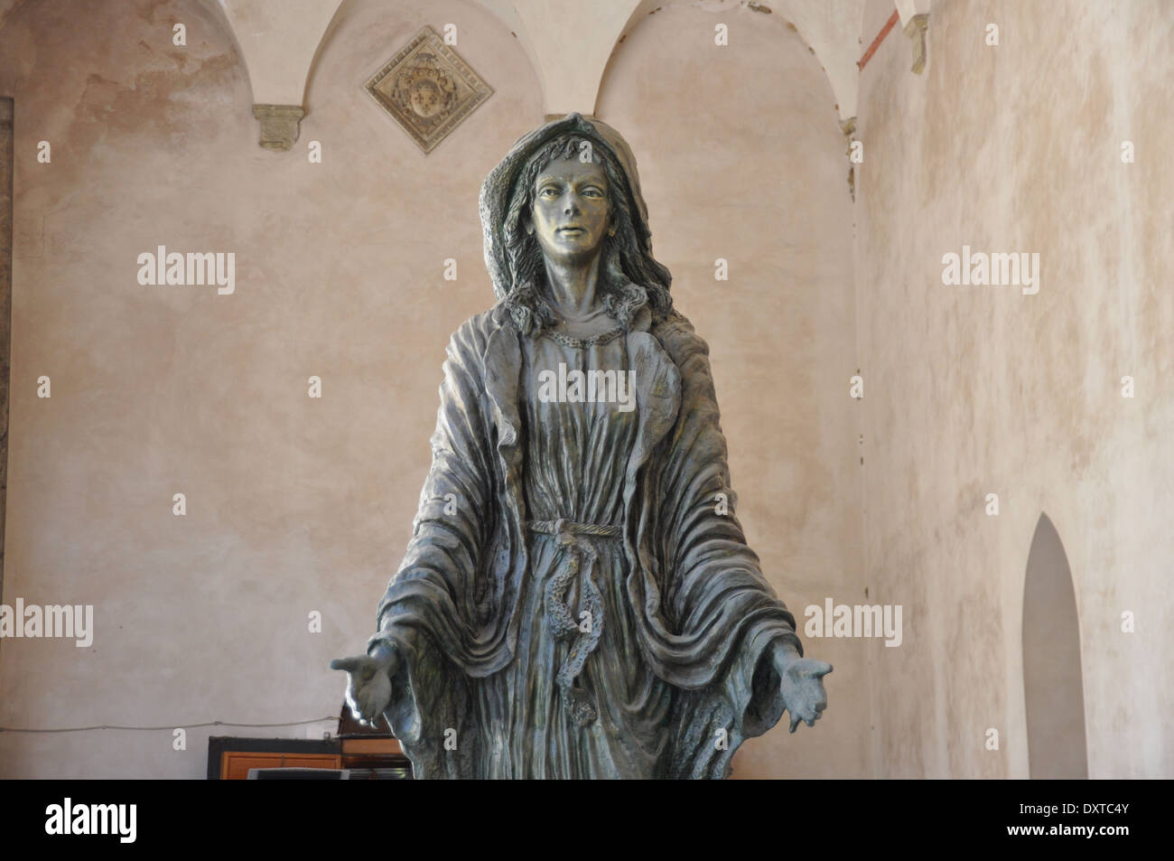 Statua della Vergine Maria essendo offerred la Cattedrale di Monreale dal re normanno Guglielmo II. Foto Stock