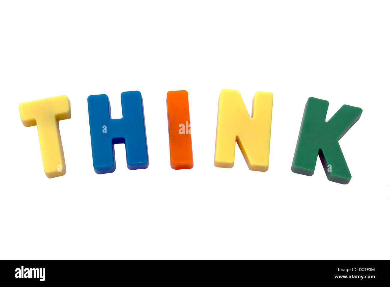 Lettera magneti pensare isolato su bianco Foto Stock