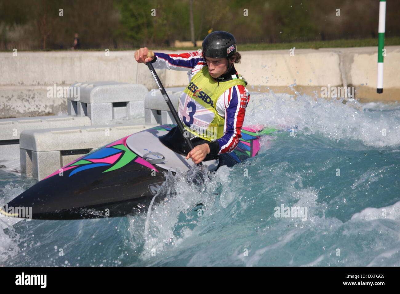 Londra, UK . 29 Mar, 2014. Giorno 2 - Adam BURGESS competere nel GB di Canoa Slalom 2014 prove di selezione. Lee Valley White Water Centre di Londra Credito: Concedere Burton/Alamy Live News Foto Stock