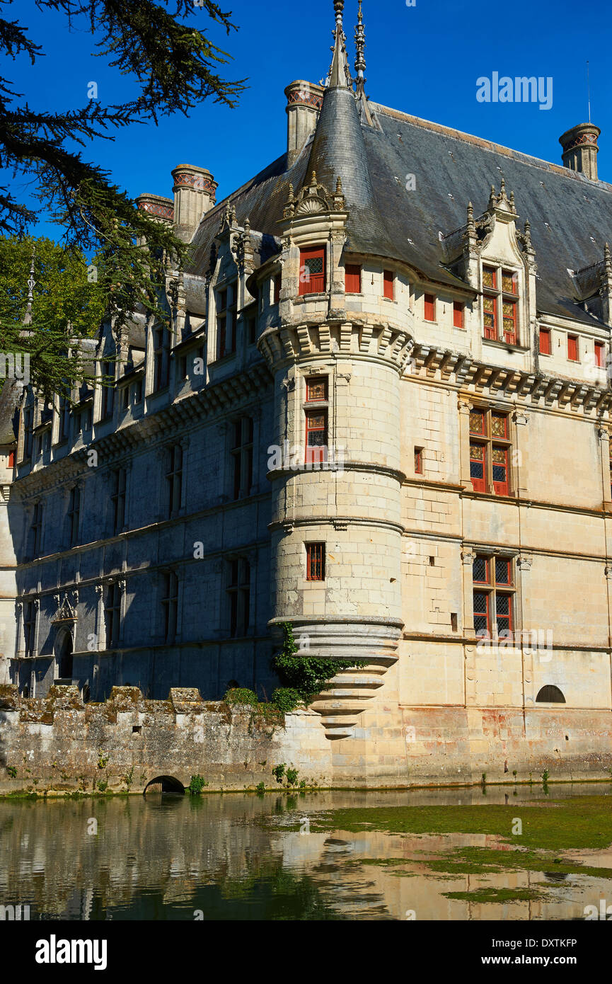 Esterno del Rinascimento Château d'Azay-le-Rideau con il suo fiume Indre fossato, costruito tra il 1518 e il 1527, la Valle della Loira in Francia Foto Stock