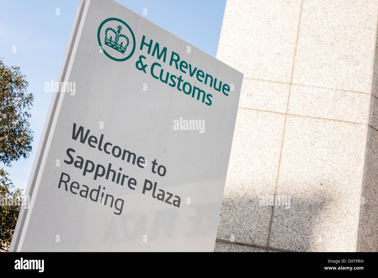 Segno esterno ex uffici HMRC, Reading, Berkshire, Inghilterra, GB, UK. Foto Stock