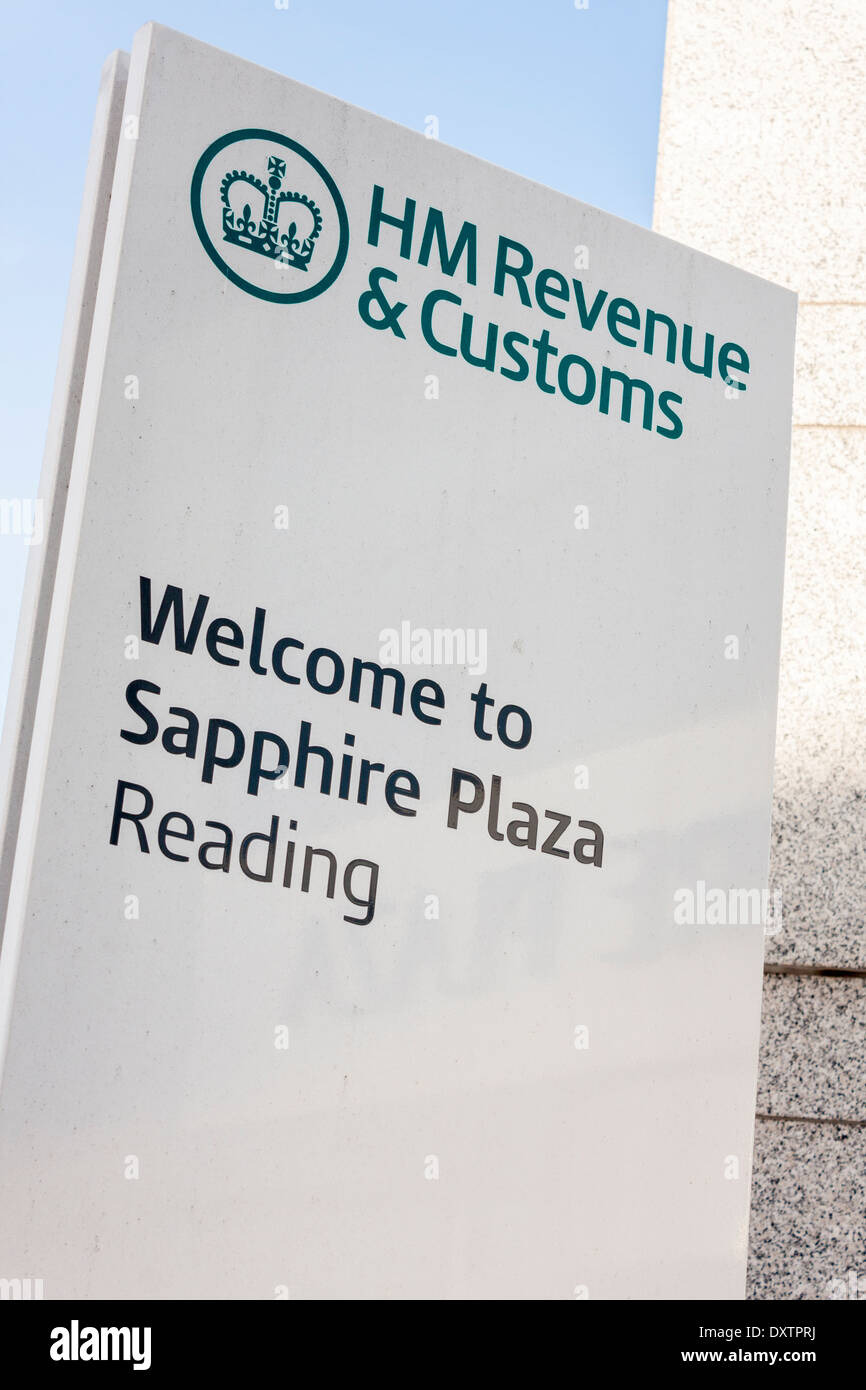 Segno esterno ex uffici HMRC, Reading, Berkshire, Inghilterra, GB, UK. Foto Stock