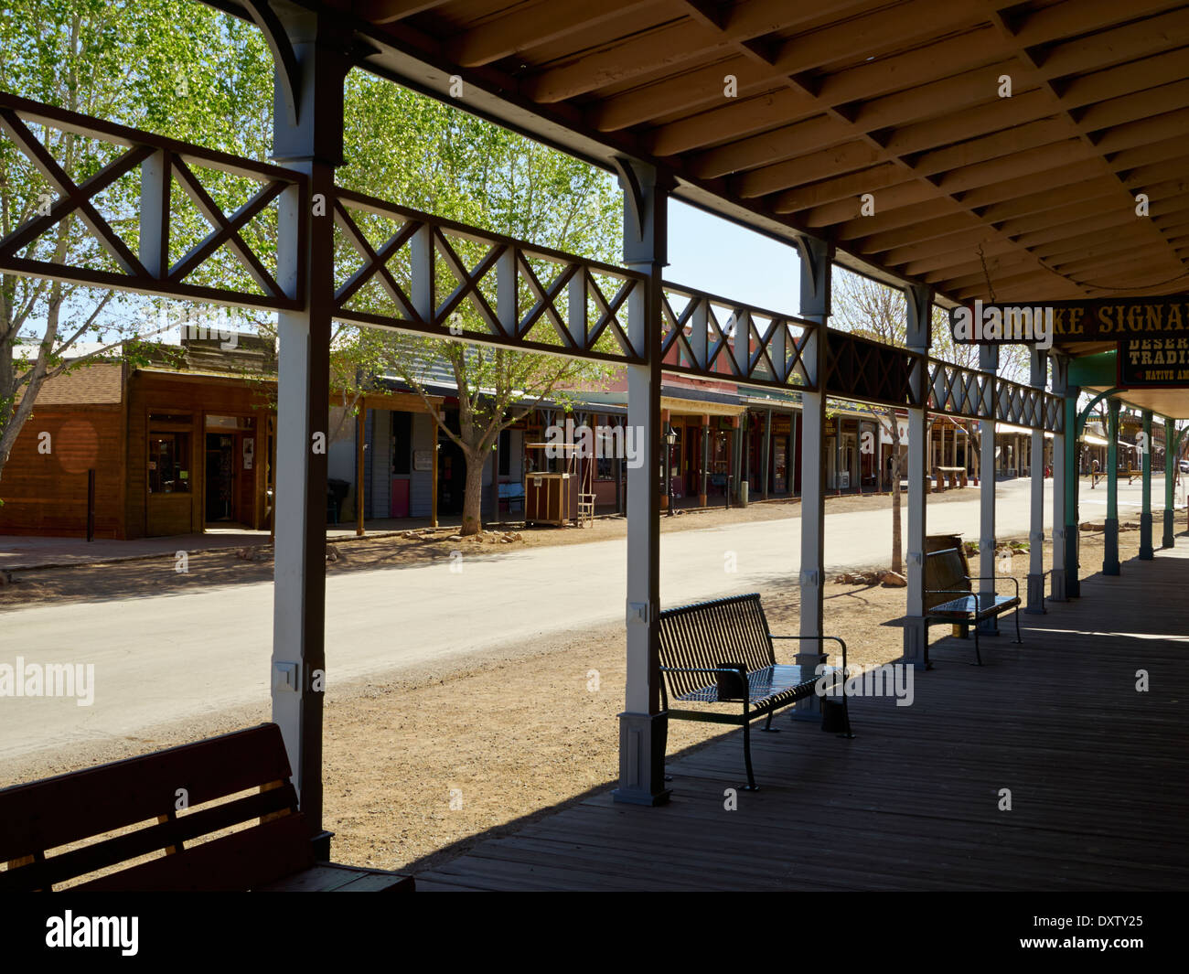 Oriente Allen Street, oggetto contrassegnato per la rimozione definitiva, Arizona, Stati Uniti d'America Foto Stock