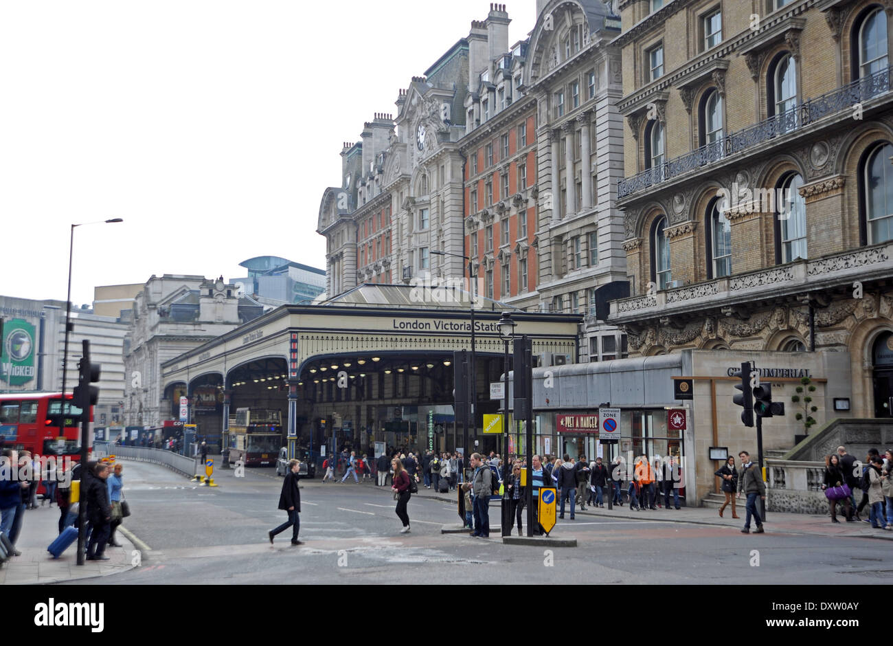 La stazione di London Victoria Stazione ferroviaria nella City of Westminster London REGNO UNITO Foto Stock