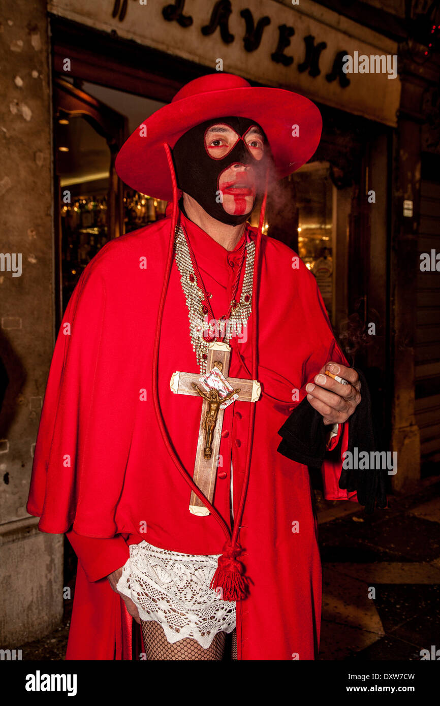 Uomo in Costume Del ` S Di Re Al Carnevale a Venezia, Italia Immagine  Editoriale - Immagine di carnevale, coltura: 85639435