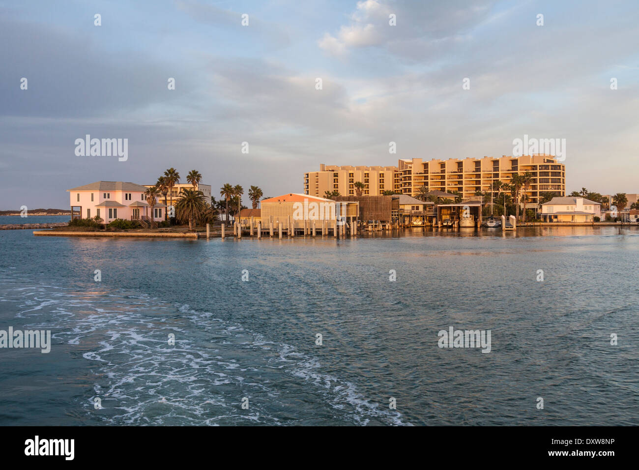 Hotel resort a Port Aransas Harbour e Villaggio dei pescatori, Port Aransas, Texas. Foto Stock