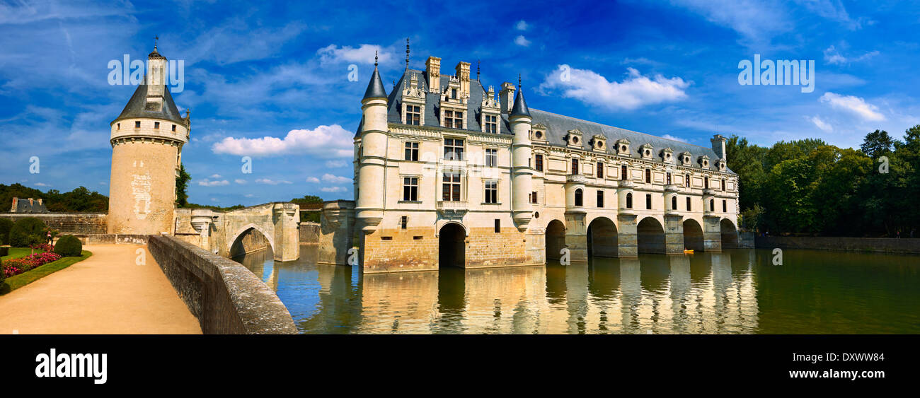 Il Chateau de Chenonceau che attraversano il fiume Char. La Valle della Loira. Chenonceaux, Indre-et-Loire département Francia. Foto Stock