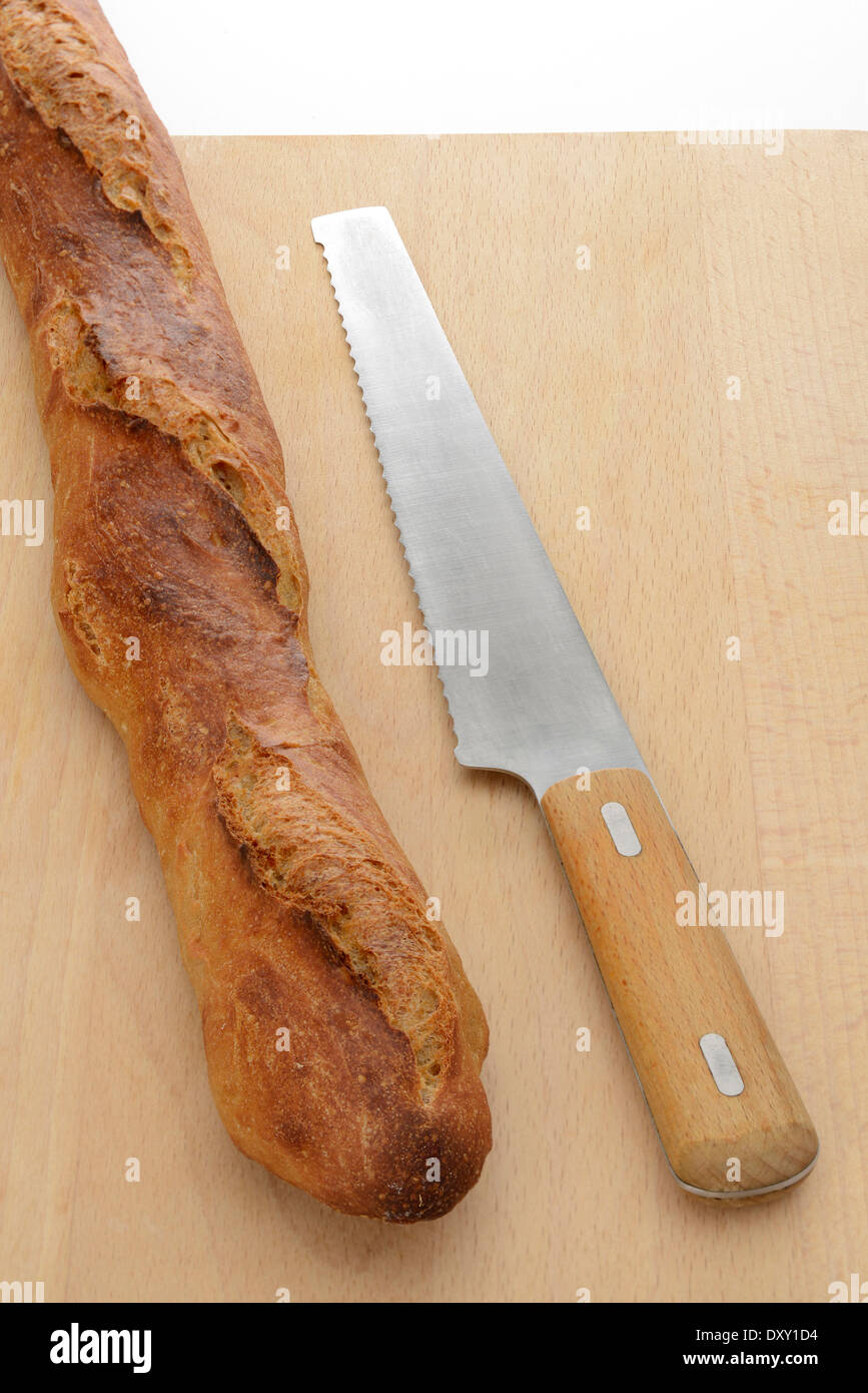 Baguette e Coltello per pane Foto Stock