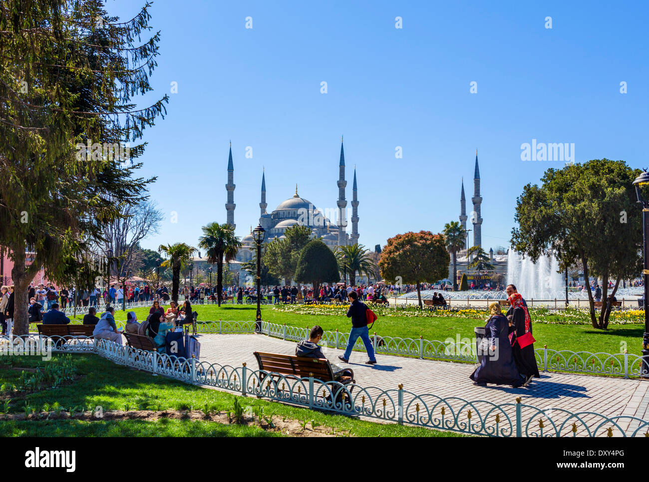 La Moschea Blu (Sultanahmet Camii) da Sultanahmet Park, quartiere di Sultanahmet, Istanbul, Turchia Foto Stock