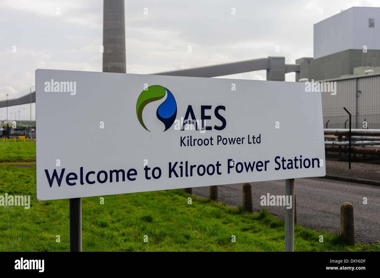 Irlanda del Nord, Regno Unito. 1st Apr 2014. Indicazioni per Kilroot Power Station, Irlanda del Nord. Foto Stock