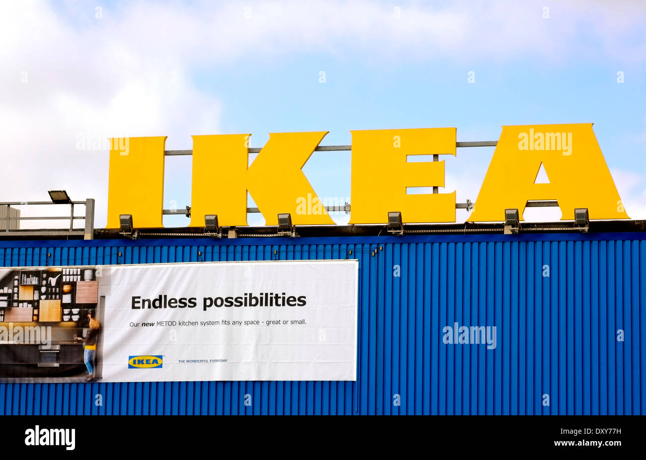 IKEA giallo logo negozio segno Inghilterra Nottingham REGNO UNITO Foto Stock