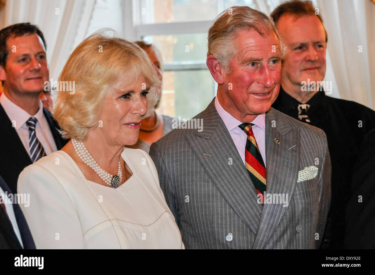 Hillsborough, Irlanda del Nord. 1 apr 2014 - Il principe Charles, Principe di Galles, e sua moglie, Camilla, la duchessa di Cornovaglia, visita il castello di Hillsborough Credit: stephen Barnes/Alamy Live News Foto Stock