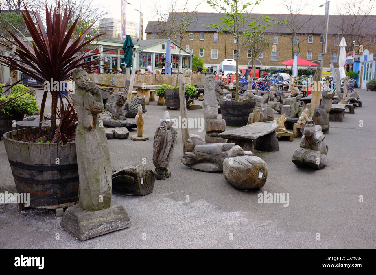 Sculture in legno a Gabriel's Wharf Foto Stock