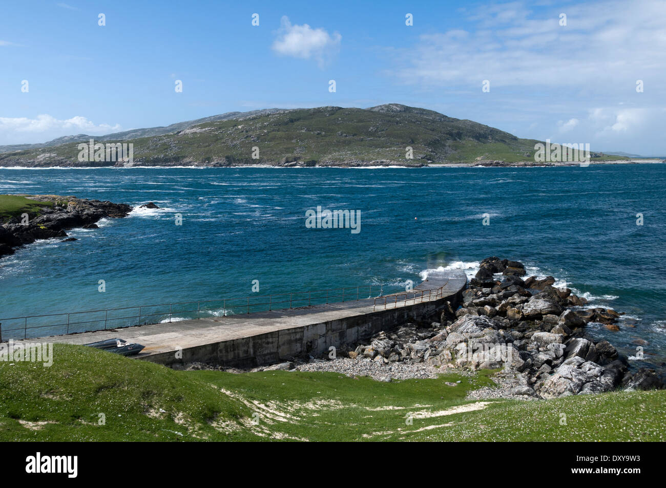 L'isola di scarpata dal molo al porto un' Tuath vicino Huisinis, Harris, Western Isles, Scotland, Regno Unito. Foto Stock