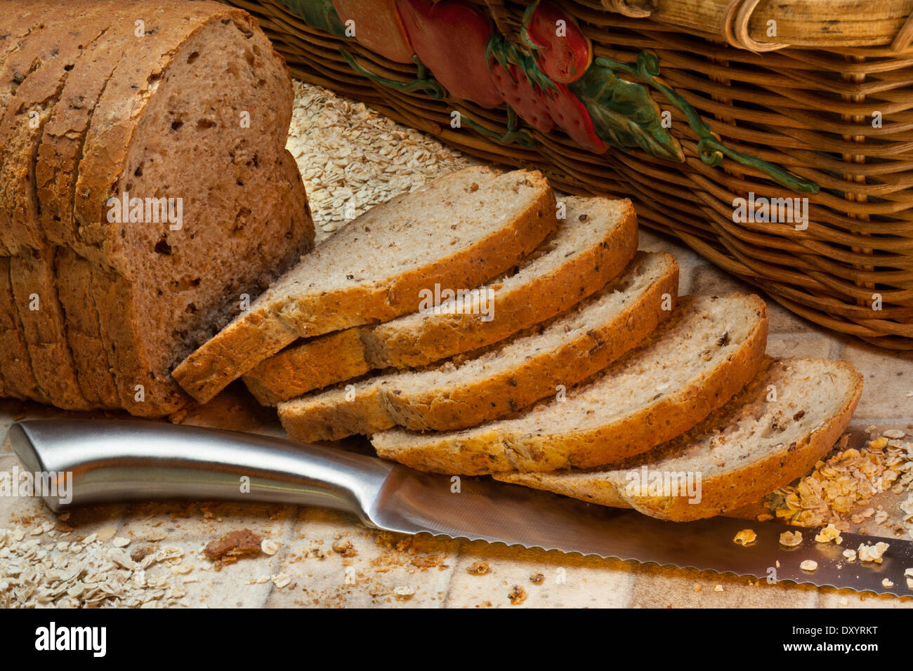 Fette di grano intero pane contadino Foto Stock