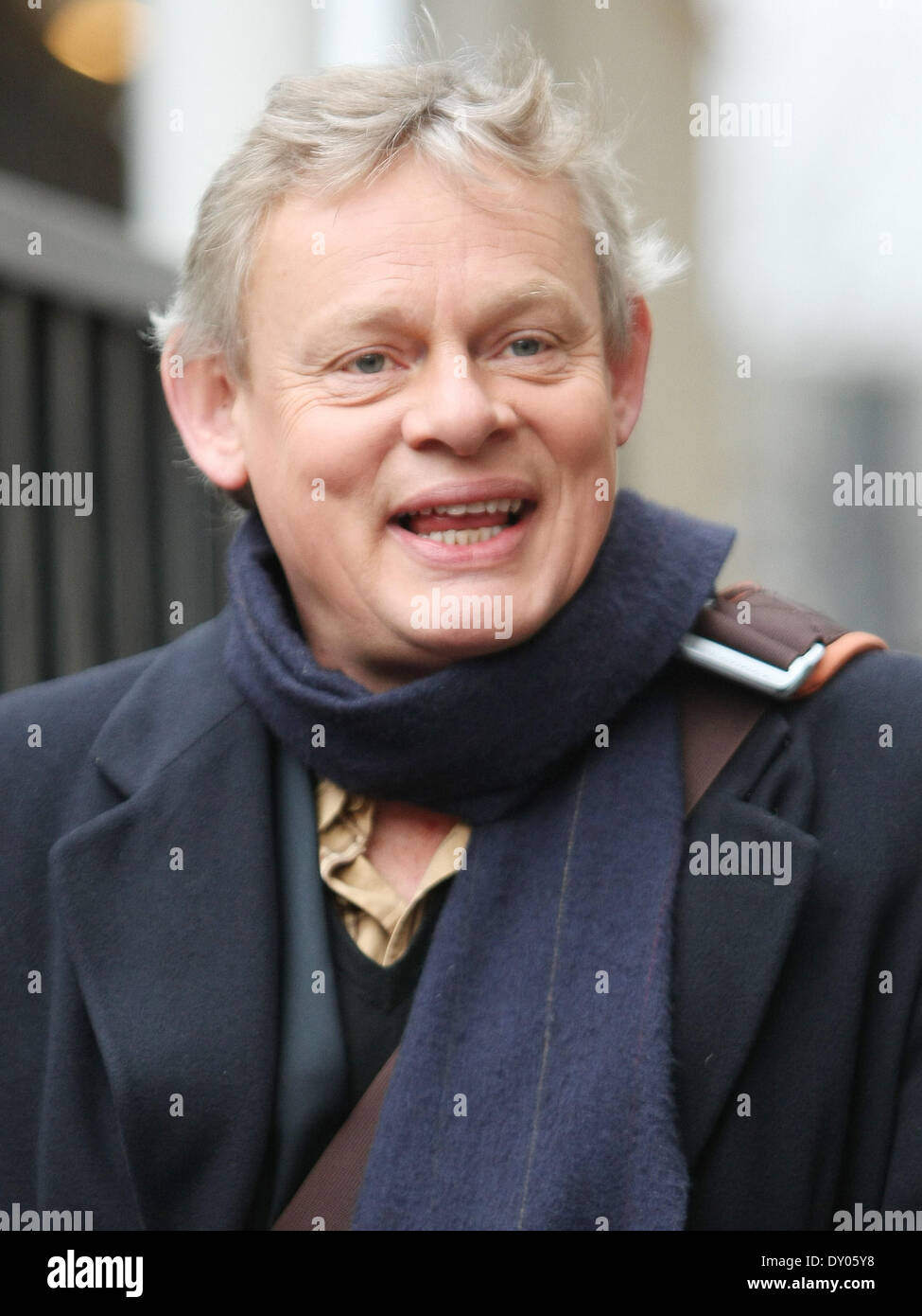 Itv studios celeb celebrità sciarpa Foto Stock