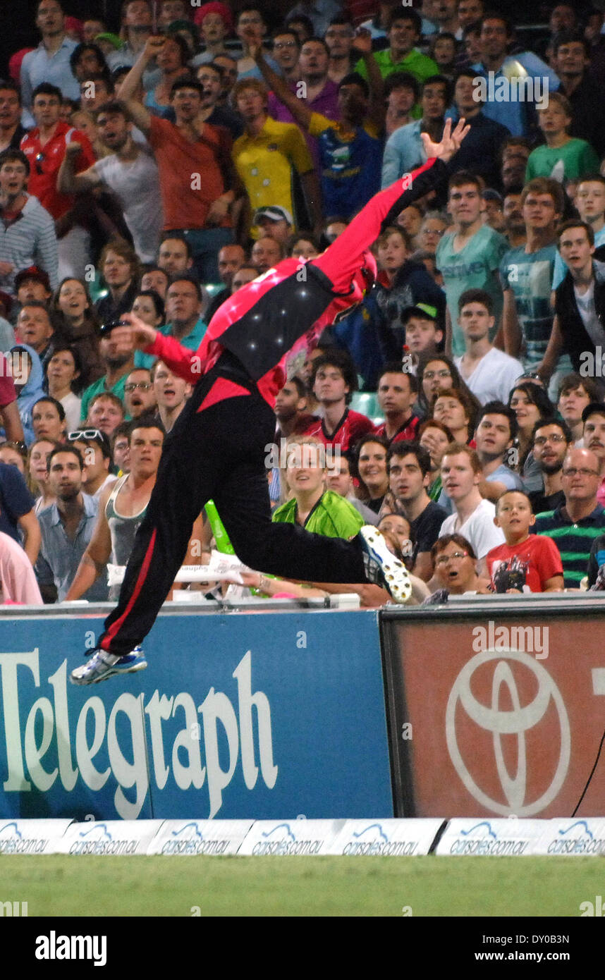 Big Bash League 2012/13: Sydney Sixers vs. Sydney Thunder con: Nic Maddinson dove: Sydney Australia quando: 08 Dic 2012 Foto Stock