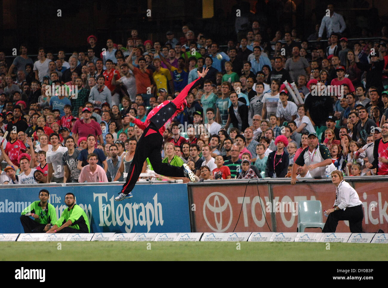 Big Bash League 2012/13: Sydney Sixers vs. Sydney Thunder con: Nic Maddinson dove: Sydney Australia quando: 08 Dic 2012 Foto Stock