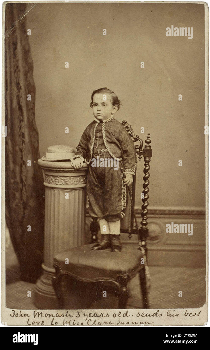 Questa fotografia del 1868 raffigura un bambino di 3 anni John Monash, un influente leader militare australiano, catturato da Davies & Co. Fotografi a Melbourne. E' un'immagine rara dei suoi primi anni. Foto Stock