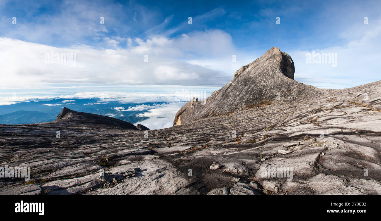 Il Monte Kinabalu è la montagna più alta dell'isola di Borneo(4,095m). Foto Stock