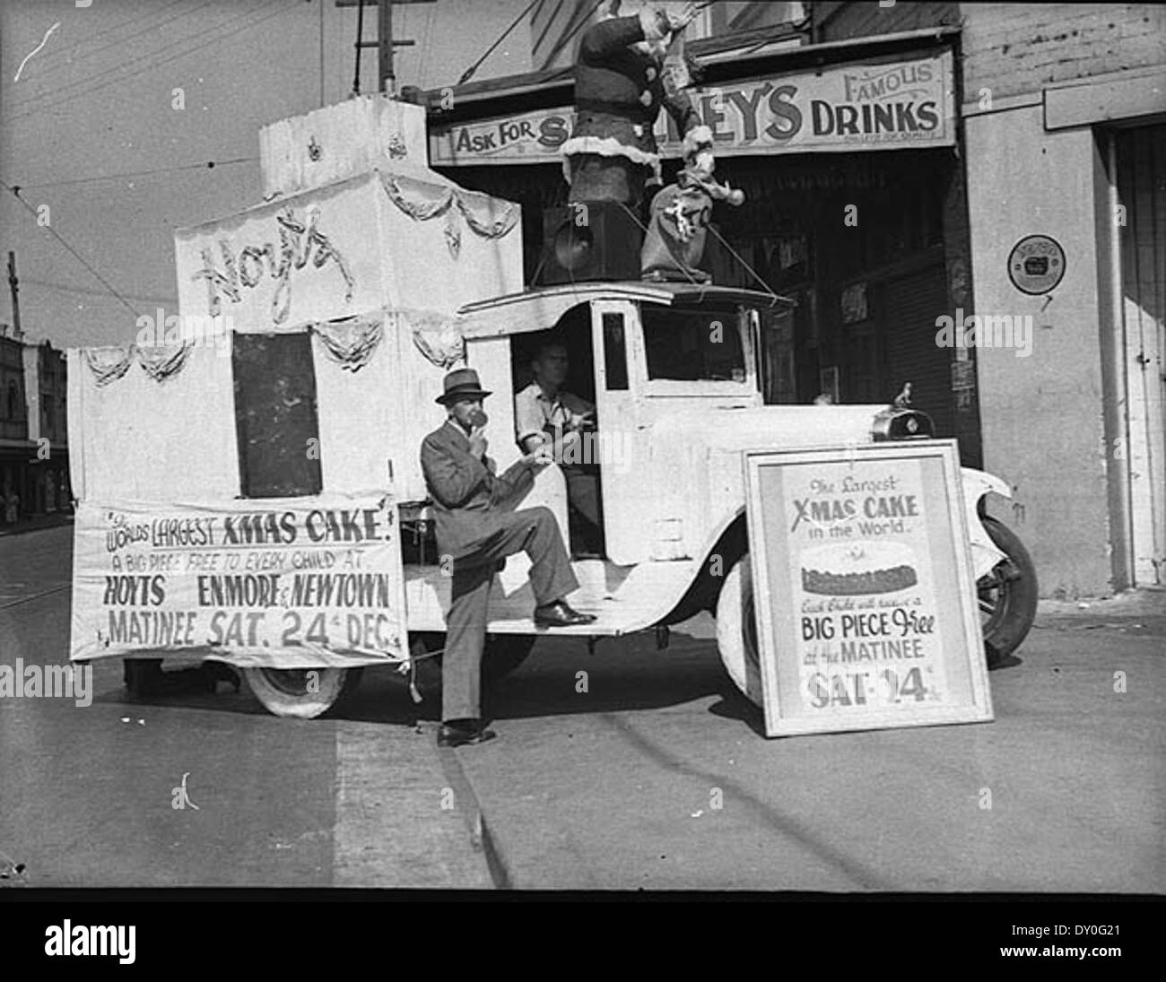 Enmore Theatre autocarro - libera la torta di Natale per ogni bambino, Sabato matinee 24 dic 1938 / dal cofano Sam Foto Stock