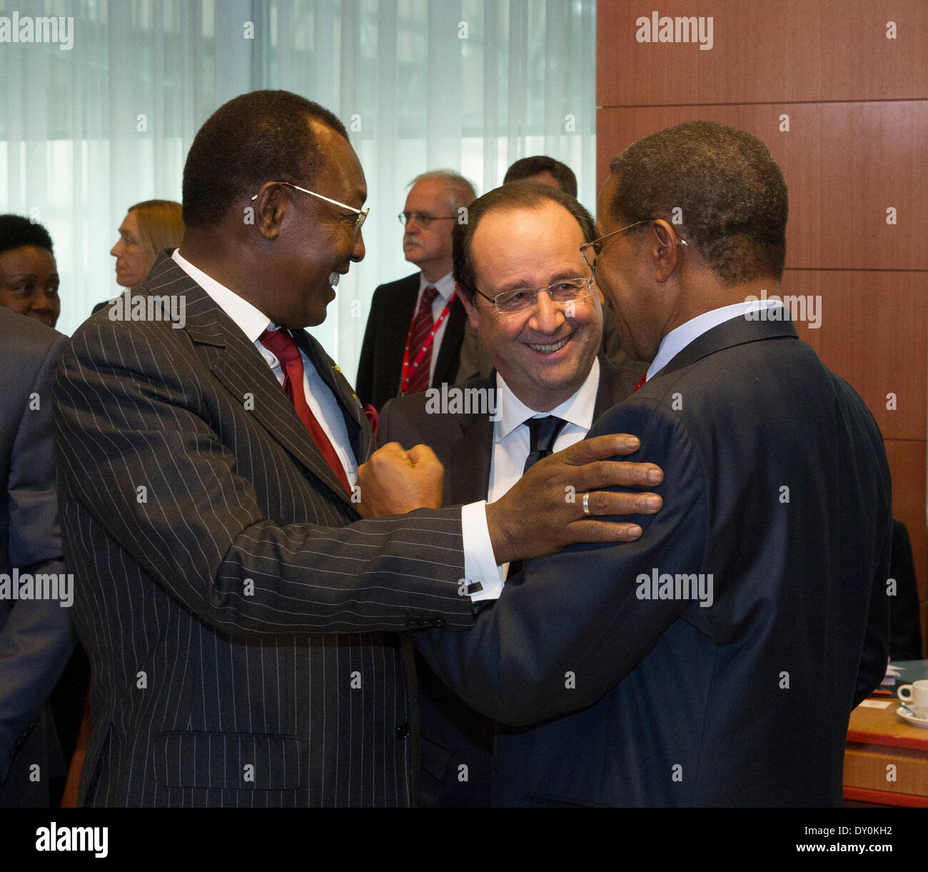 Presidente Macky Sall del Senegal, Presidente Francois Hollande della Francia e presidente Jakaya Kikwete della Tanzania. Credito: Pietro Cavanagh/Alamy Live News Foto Stock