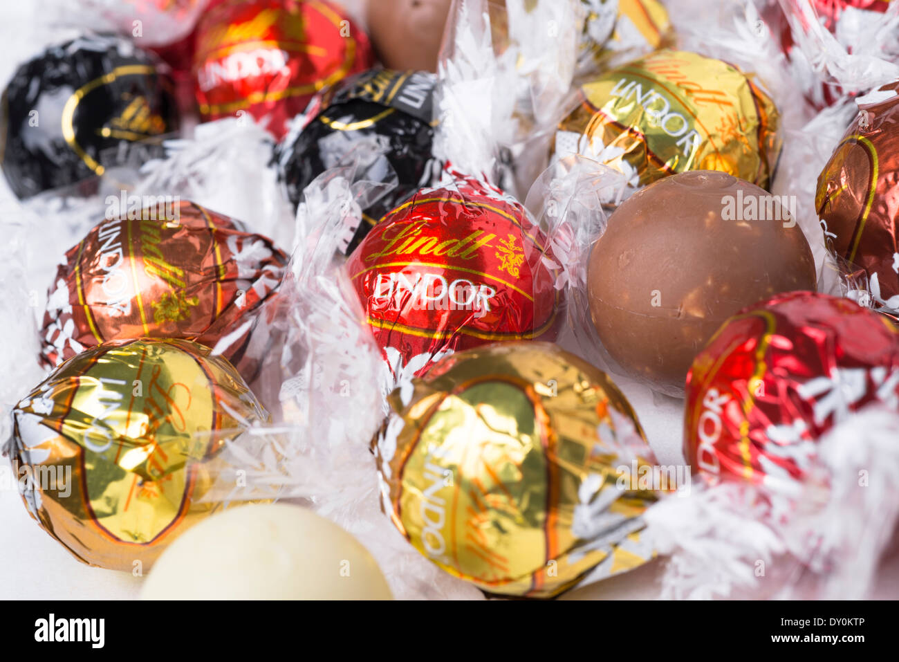 Lindt Lindor assortiti Tartufi al cioccolato Foto Stock