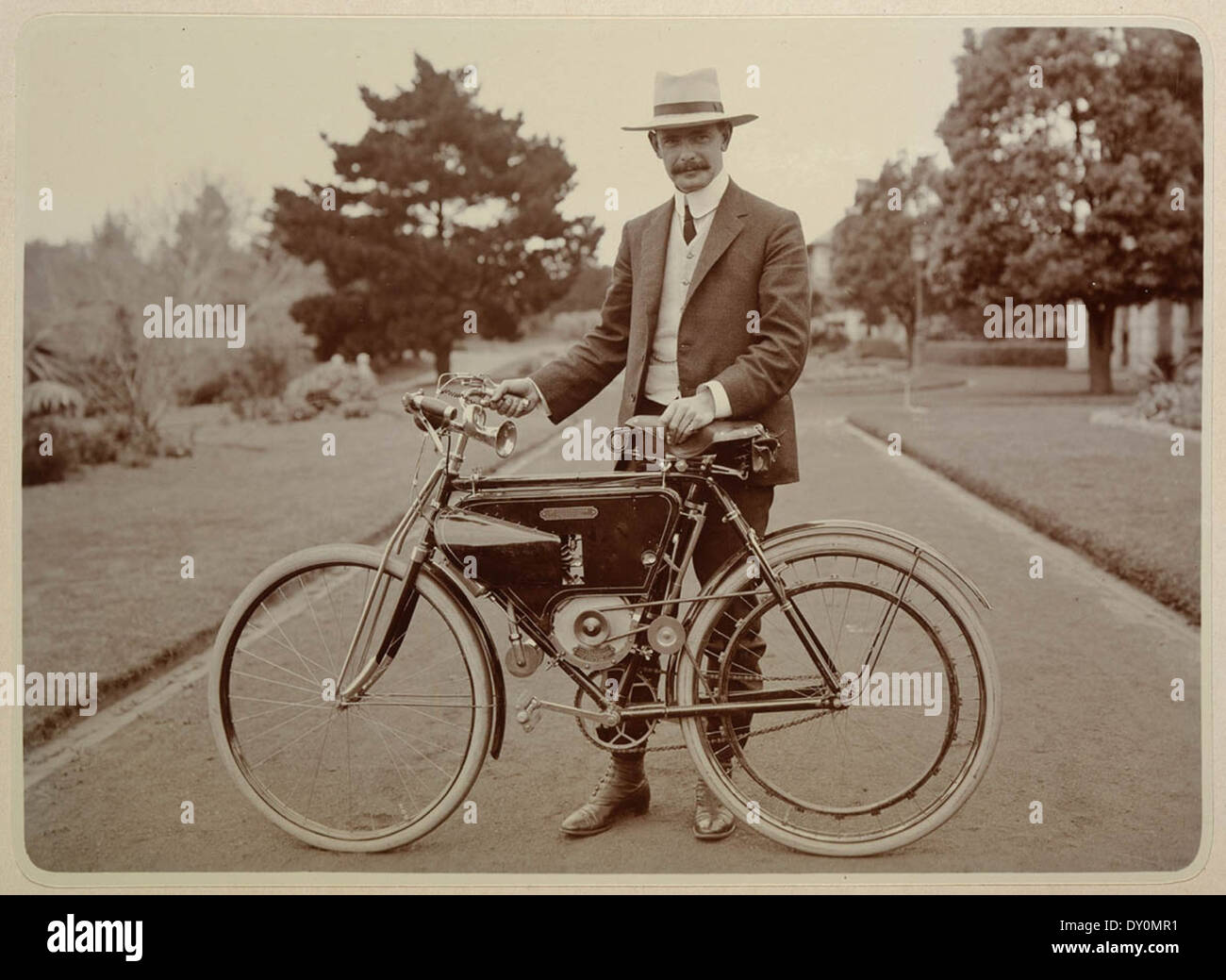 Un precoce Motosacoche moto da famiglia e vacanze album, 1899-1908 / fotografata da Arthur D. Whitling Foto Stock