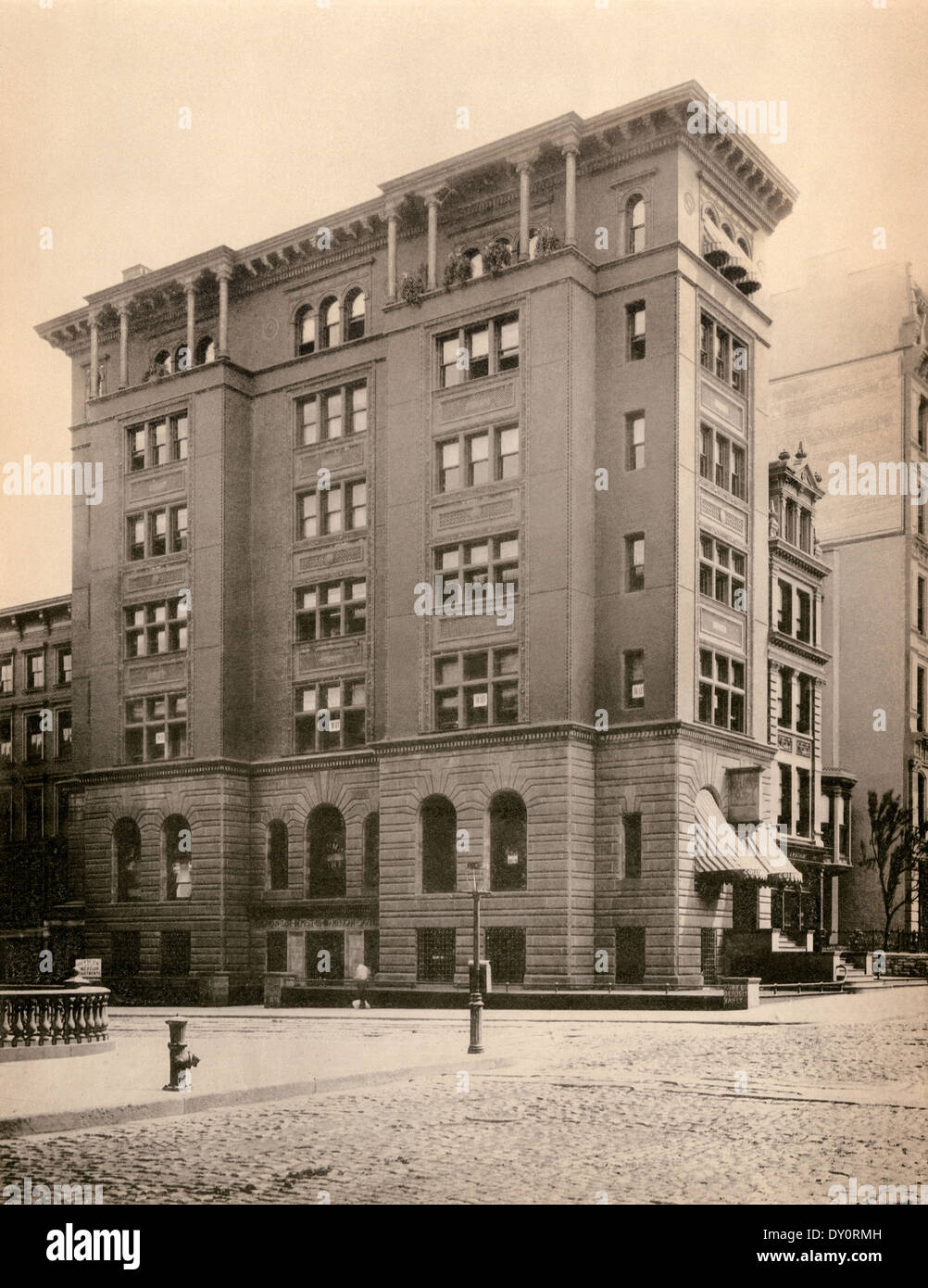 American Safe-Deposit società sulla Fifth Avenue a 42nd Street, NYC, 1890s. Albertype (foto). Foto Stock
