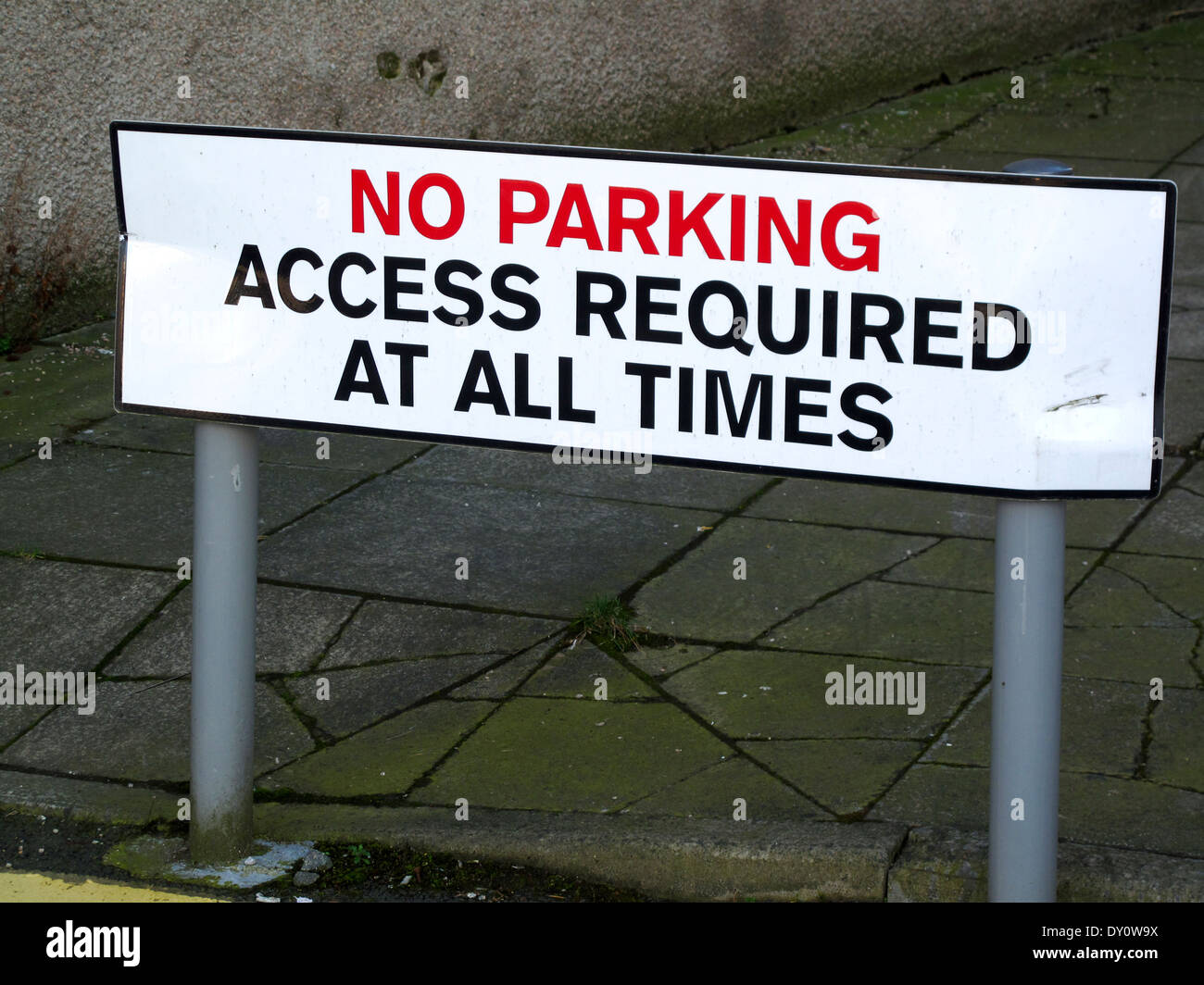 Parcheggio non è richiesto l'accesso a tutti i tempi segno Foto Stock