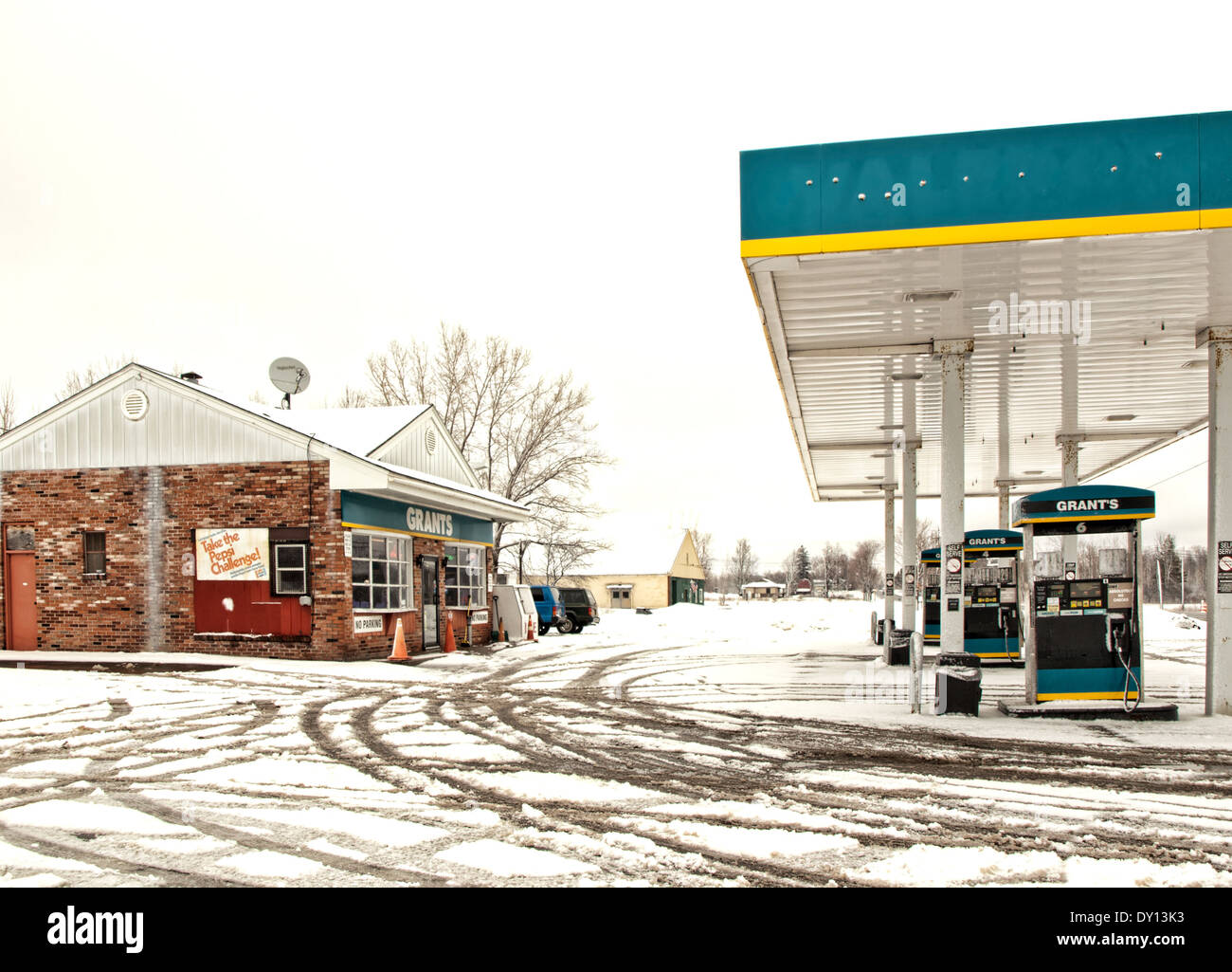 Concessione della stazione di gas nei pressi di Gouverneur, New York Foto Stock