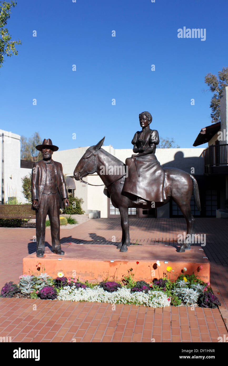 Statua di fondatori di Scottsdale, Arizona, Stati Uniti d'America, Winfield Scott e moglie Helen Foto Stock