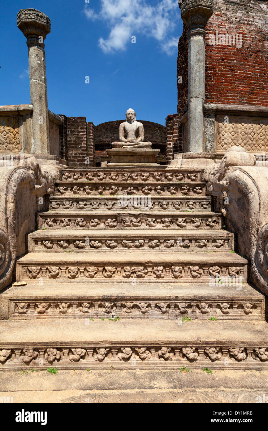 Uno dei Buddha di il Vatadage in Polunnawara, Sri Lanka 9 Foto Stock