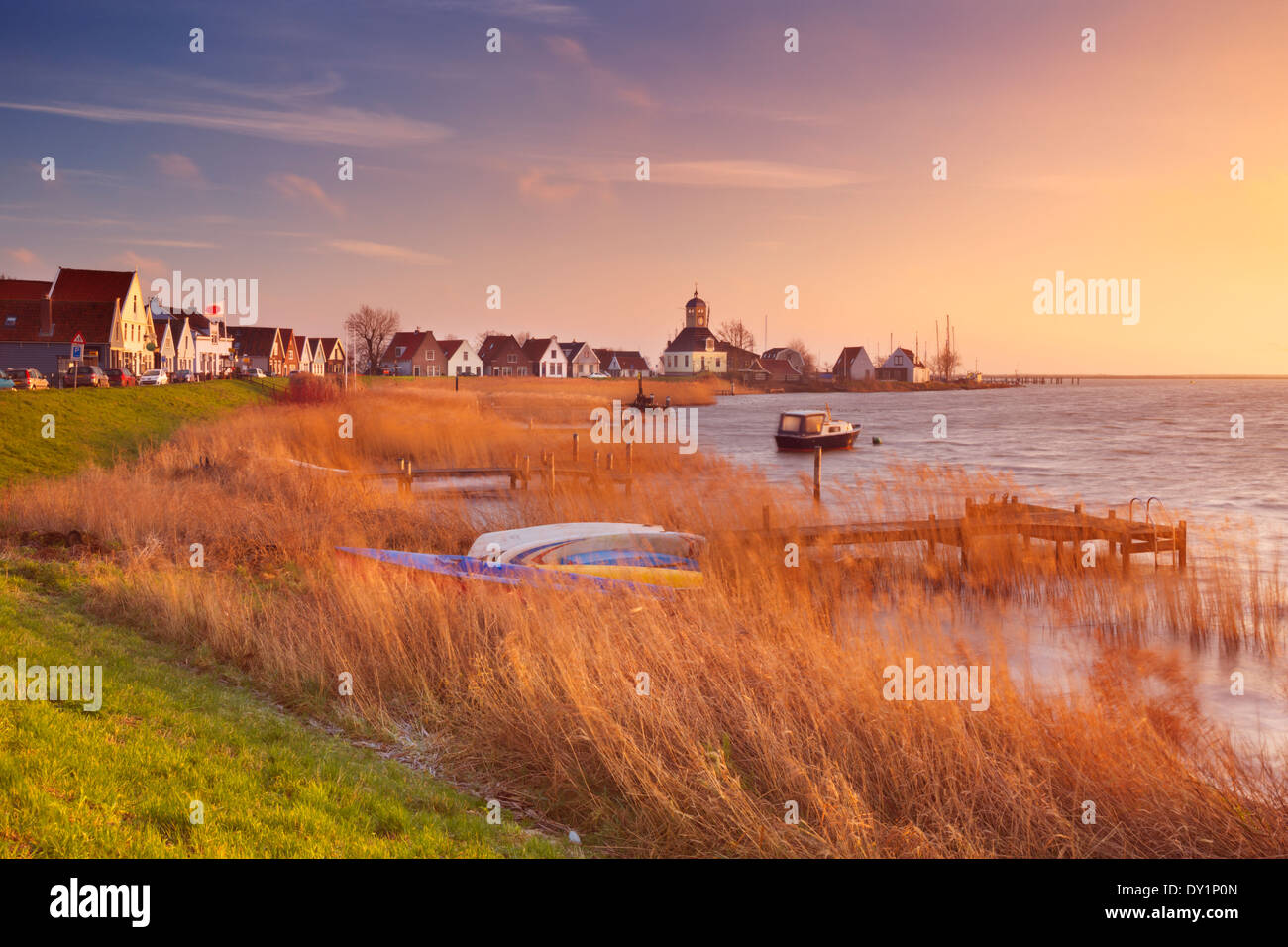 Il tradizionale villaggio olandese di Durgerdam presso sunrise Foto Stock