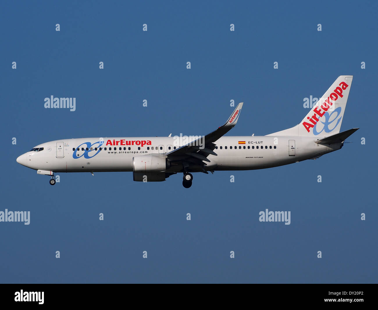 Ce-LUT Air Europa Boeing 737-85P(WL), in atterraggio a Schiphol (AMS - EHAM), Paesi Bassi, pic3 Foto Stock