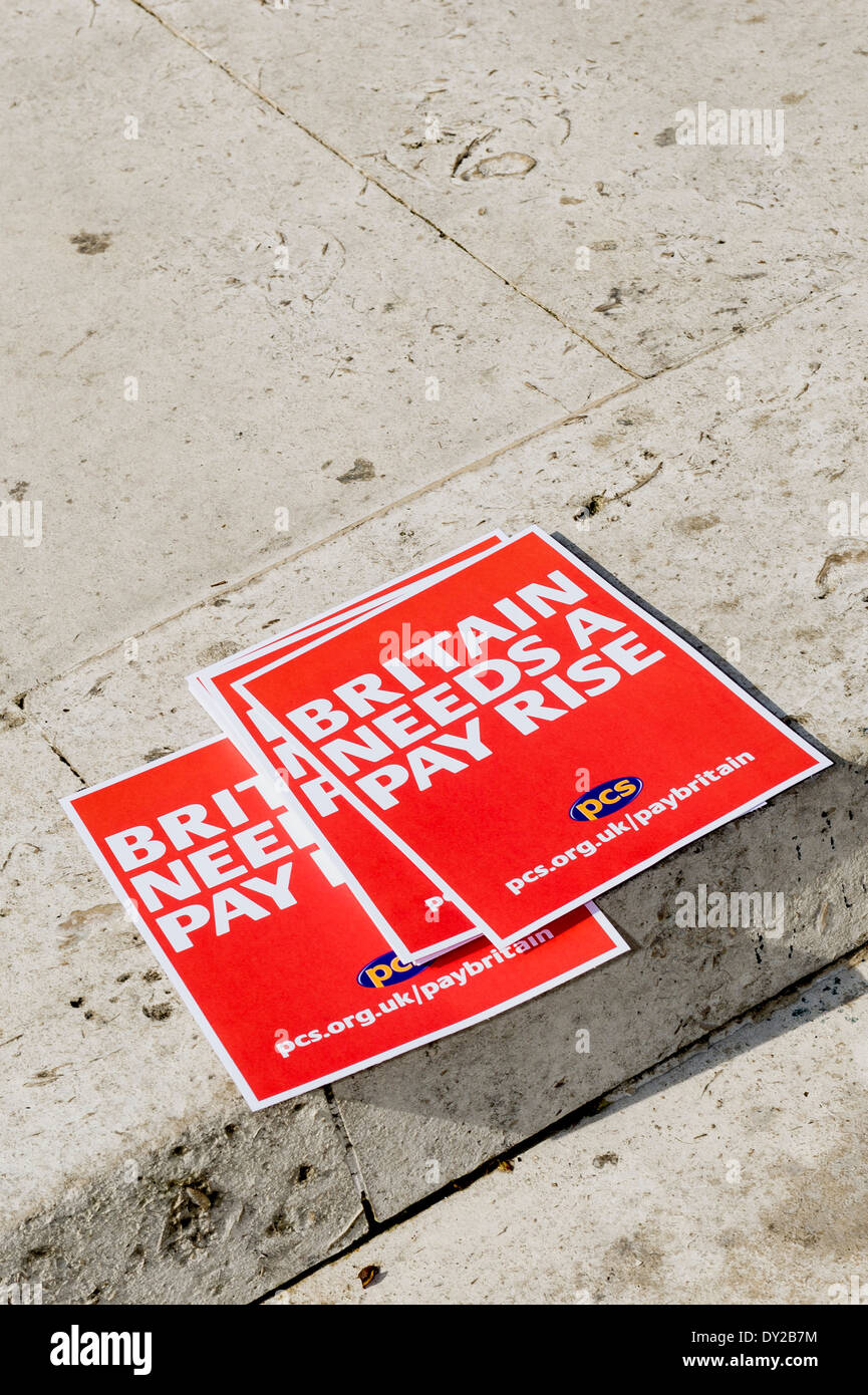 Depliant prodotto dalla PCS sindacato esigente la Gran Bretagna ha bisogno di un aumento di stipendio. Foto Stock