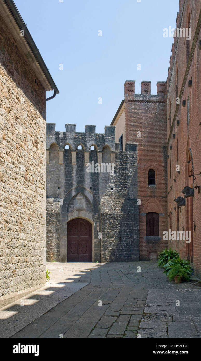 Dettagli architettonici presso il Castello di Brolio vicino a Gaiole in Chianti, si trova nella regione italiana Toscana Foto Stock