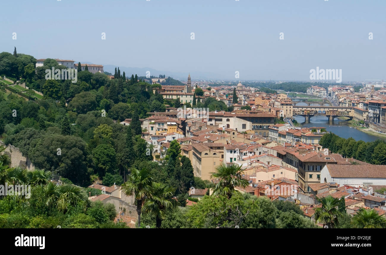 Sunny illuminata vista panoramica di Firenze in Toscana (Italia). Foto Stock