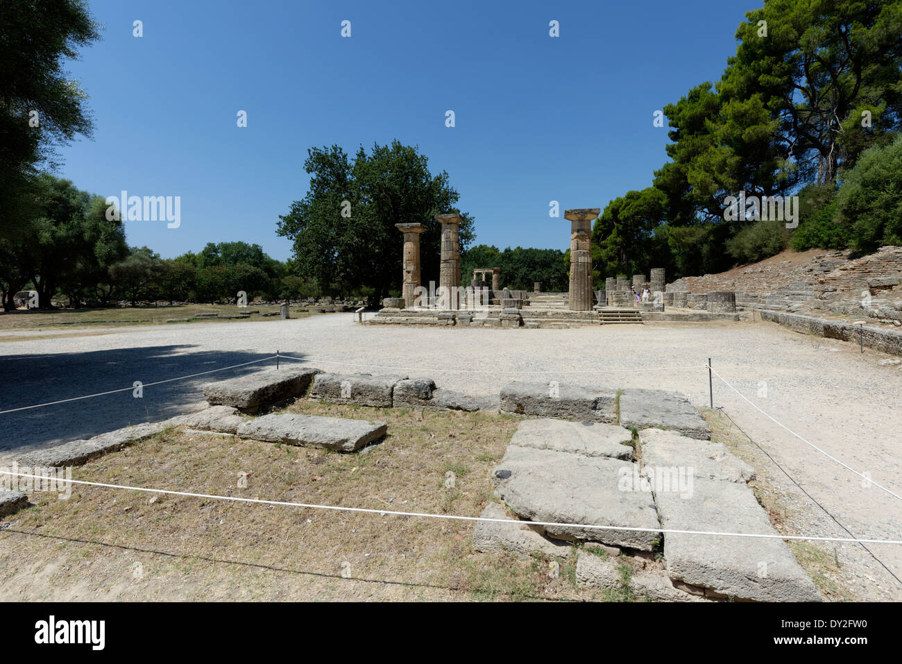 Vista su Hera altare del tempio di Hera Antica Olympia Peloponneso Grecia altare dove alleggerimento del Foto Stock