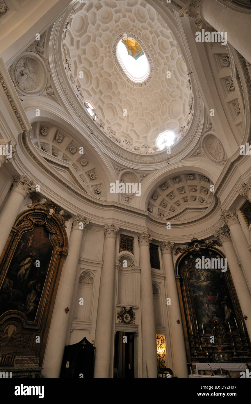 Interno della chiesa di San Carlo alle Quattro Fontane a Roma Italia Foto Stock